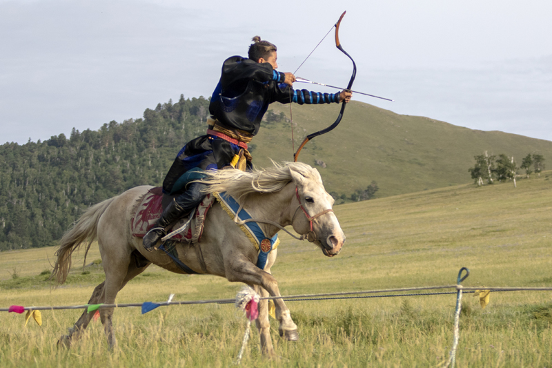horseback_archery_competition