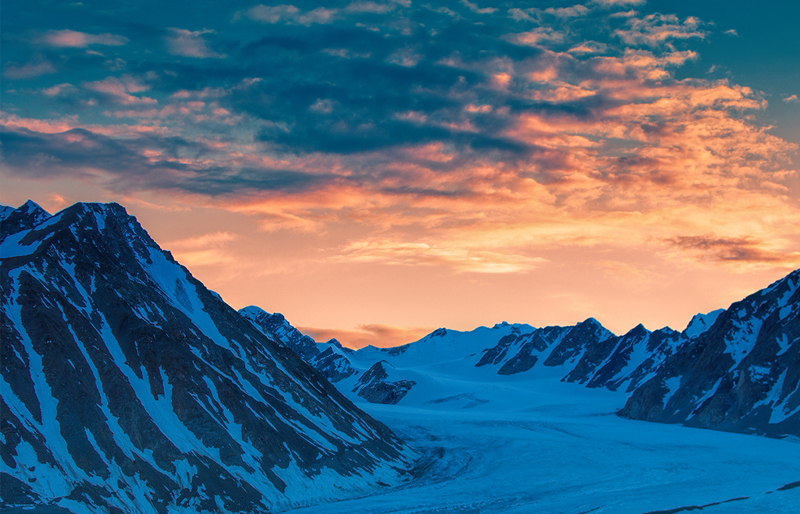 Morning at Altai Tavan Bogd mountains 
