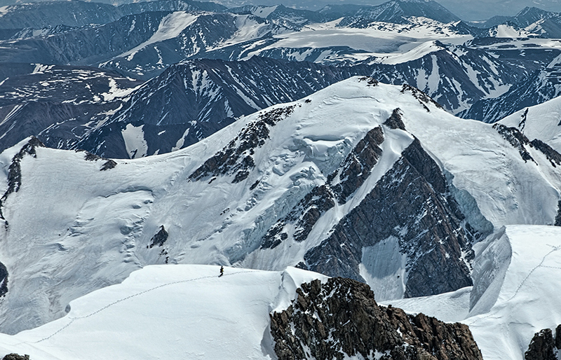 Altai_tavan_bogd_mountains_view