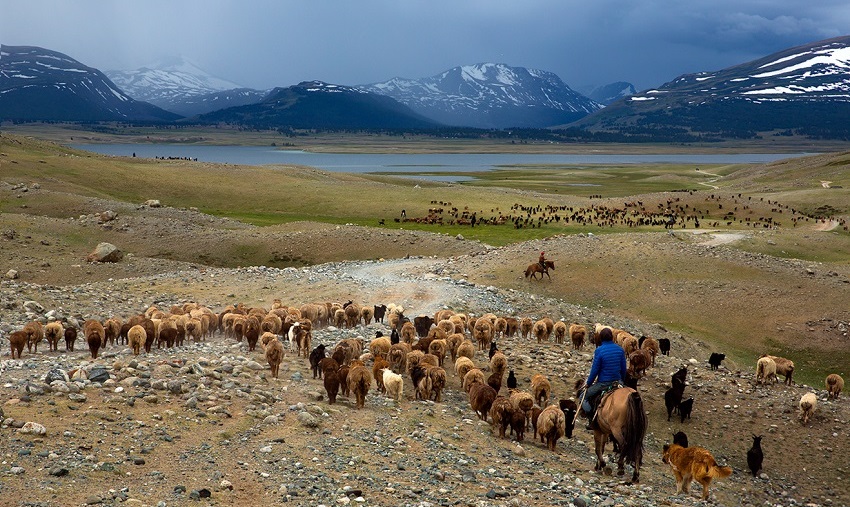 khoton_khurgan_lakes_tour_mongolia