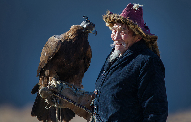Mongolia_eagle_hunting_festival