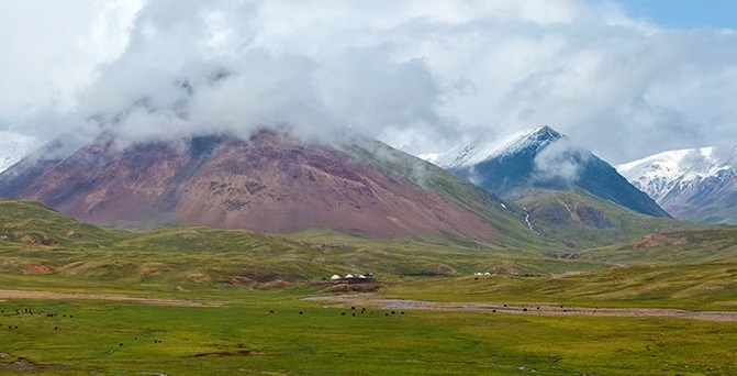 Oigar-mongol-altai-mountain-tour