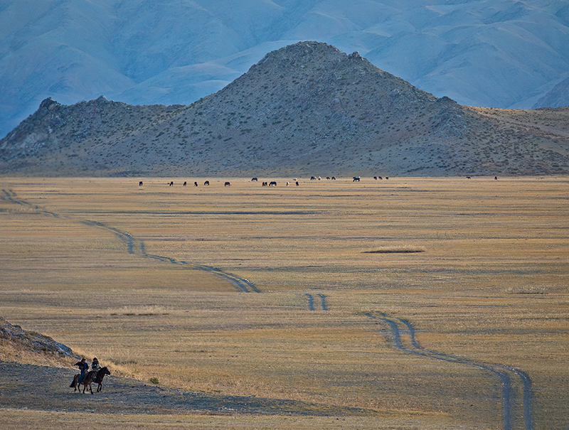 sagsai-is-ideal-place-for-eagle-hunting-festival