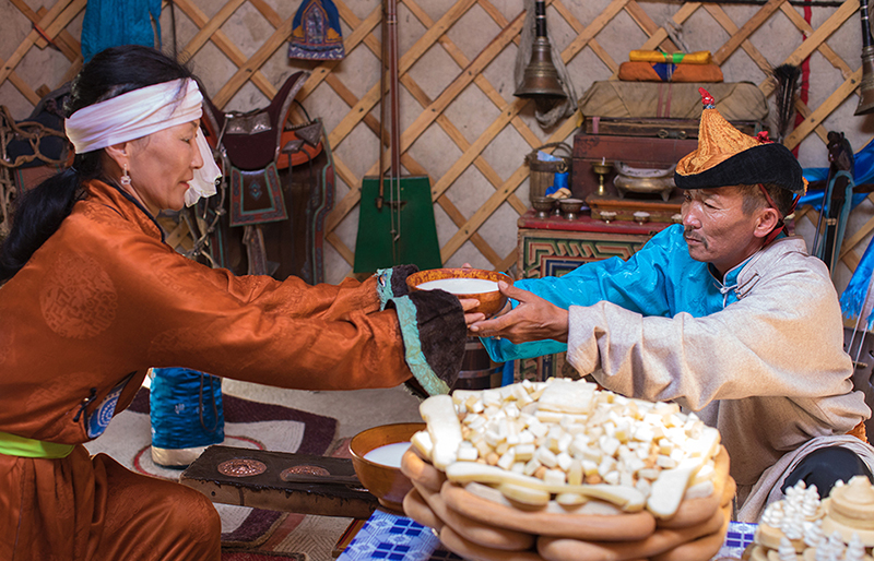 mongolia nomadic family visit 