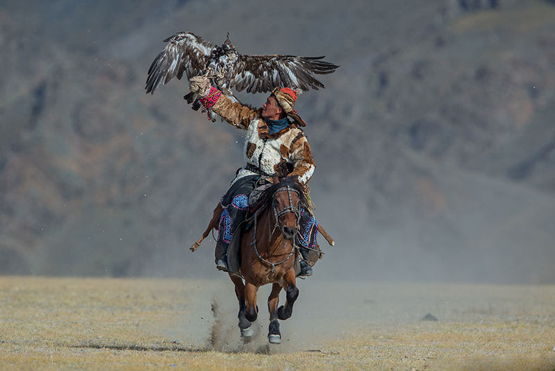 eagle_hunters_mongolia