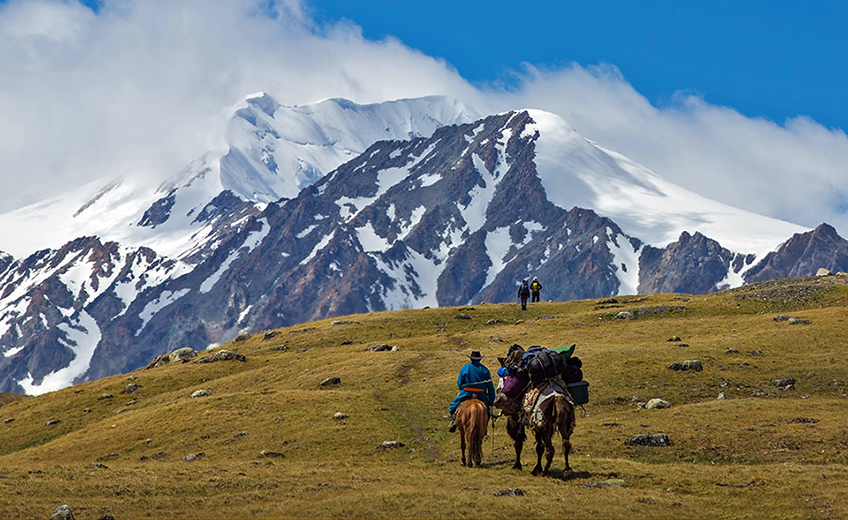 ten-reasons-to-visit-mongolian-altai-mountains1